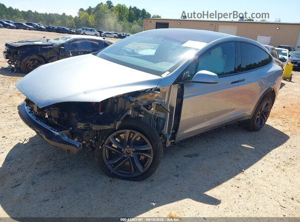 7SAXCBE52TF472585 2026 TESLA MODEL X Silver Передня ліва чверть