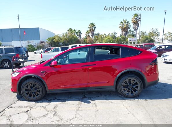 7SAXCBE68NF337848 2022 TESLA MODEL X Красный Вид задней части салона