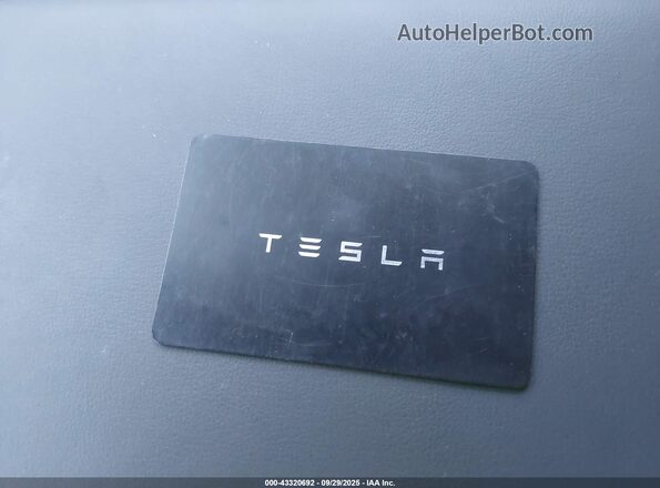 7SAXCDE5XPF413723 2023 TESLA MODEL X Черный Вид панели приборов