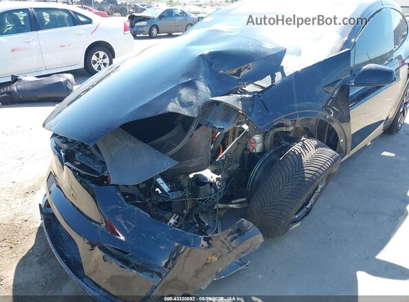 7SAXCDE5XPF413723 2023 TESLA MODEL X Черный Вид спереди