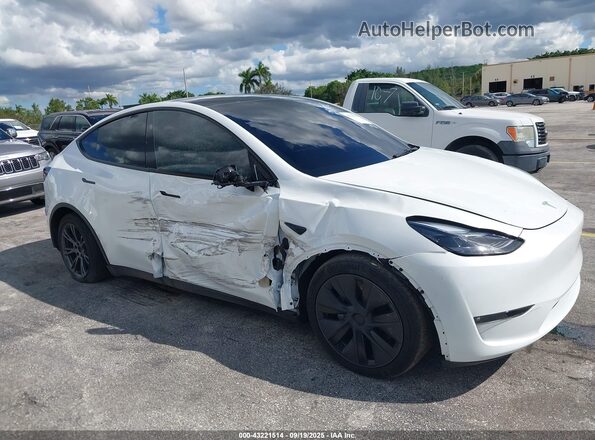 7SAYGAEE4SF283972 2025 TESLA MODEL Y White Widok z przodu