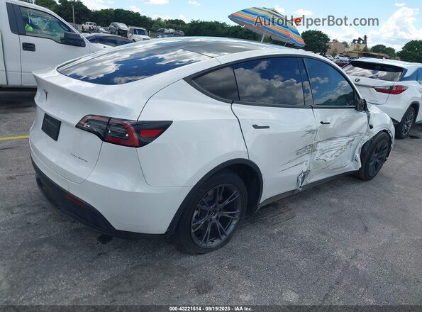 7SAYGAEE4SF283972 2025 TESLA MODEL Y White Tył prawy