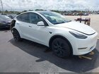 2025 Tesla Model Y Long Range Dual Motor All-wheel Drive White vin: 7SAYGDED6SA373632