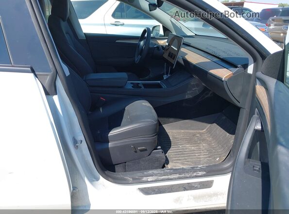7SAYGDEE3SA343397 2025 TESLA MODEL Y White Սալոնի դիմացի տեսք