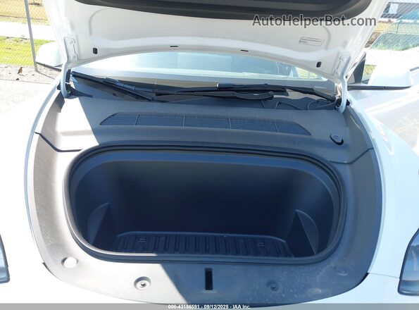 7SAYGDEE3SA343397 2025 TESLA MODEL Y White Հետևի տեսք