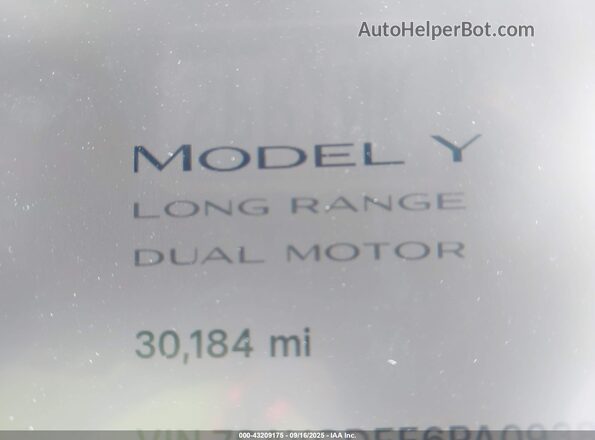 7SAYGDEE6PA093872 2023 TESLA MODEL Y White უკანა სავარძლების ხედი