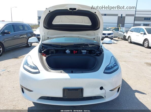 7SAYGDEE6PA093872 2023 TESLA MODEL Y White უკანა ხედი