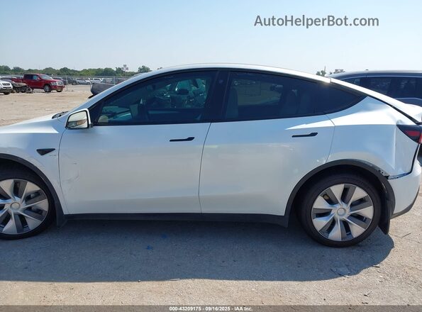 7SAYGDEE6PA093872 2023 TESLA MODEL Y White სალონის 360-გრადუსიანი ხედი