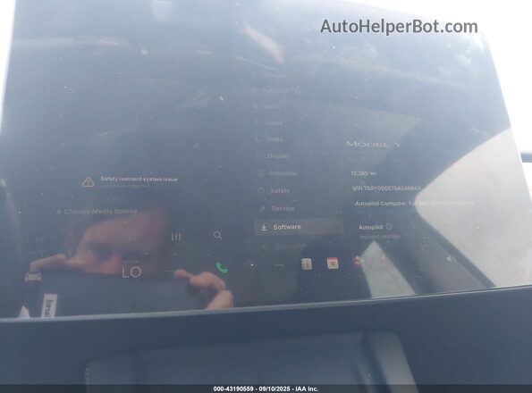 7SAYGDEE7SA346643 2025 TESLA MODEL Y Gray Vista de los asientos traseros