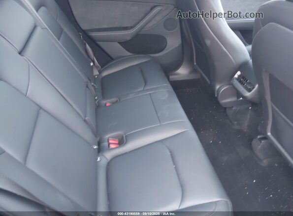 7SAYGDEE7SA346643 2025 TESLA MODEL Y Gray Vista de la etiqueta del VIN