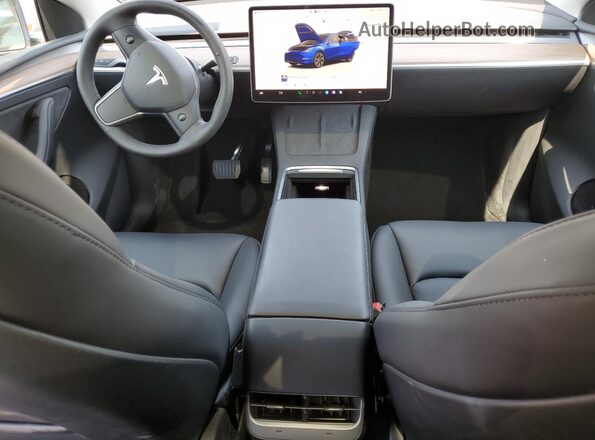 7SAYGDEE7SF276144 2025 TESLA MODEL Blue Vista del salpicadero