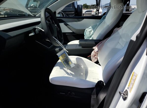 7SAYGDEE7TF348543 2026 TESLA MODEL White Սալոնի դիմացի տեսք