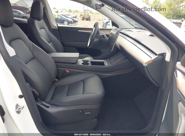 7SAYGDEE8PA125043 2023 TESLA MODEL Y White Вид салону спереду