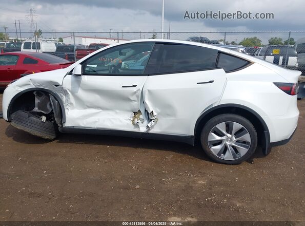 7SAYGDEE8PA125043 2023 TESLA MODEL Y White Панорамний вид салону 360°