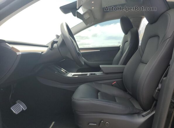 7SAYGDEF0PF958265 2023 TESLA MODEL Черный Вид салона спереди