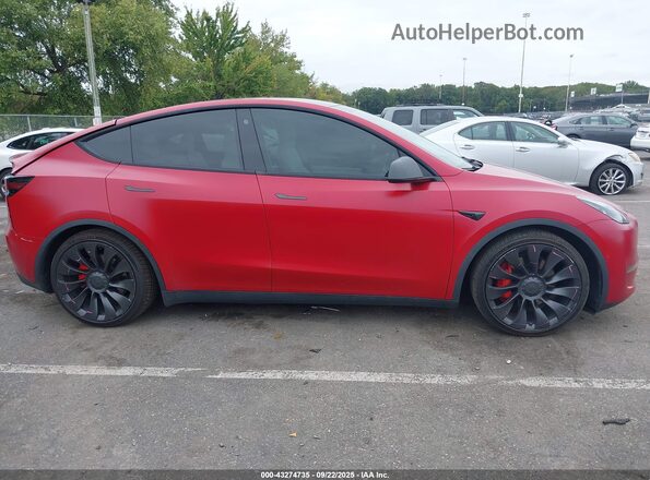 7SAYGDEF1NF509934 2022 TESLA MODEL Y Red Вид задньої частини салону