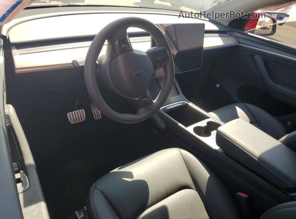 7SAYGDEF2SA377016 2025 TESLA MODEL Red Vista del salpicadero