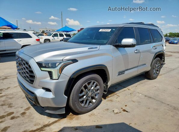 7SVAAABA1SX056784 2025 TOYOTA SEQUOIA Silver Przód lewy