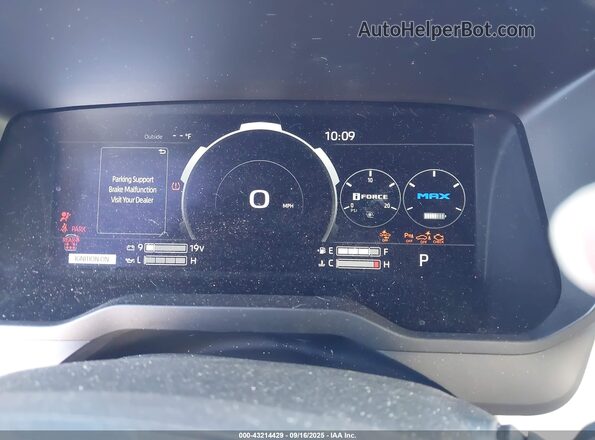 7SVAAABA9RX028693 2024 TOYOTA SEQUOIA Gray Widok tylnych siedzeń