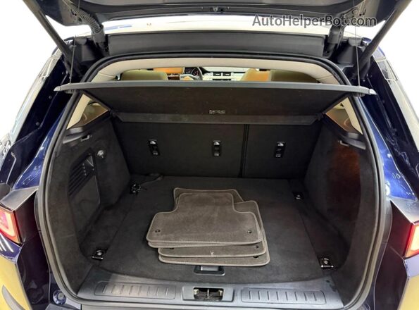 SALVP2RX8JH324XXX 2018 LAND ROVER RANGE Blue წინა სალონის ხედი