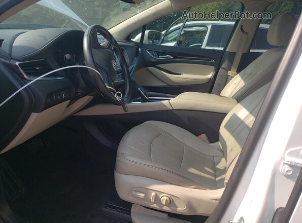 5GAERCKW0JJ247594 2018 BUICK ENCLAVE Белый Вид панели приборов