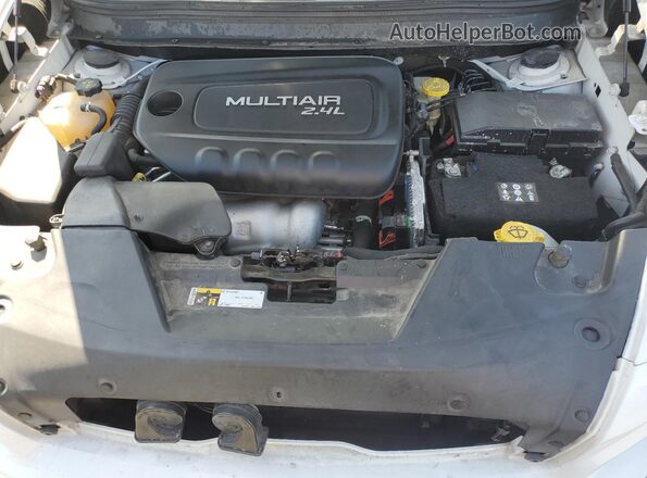 1C4PJLLB6JD525083 2018 JEEP CHEROKEE White Vista del compartimento del motor