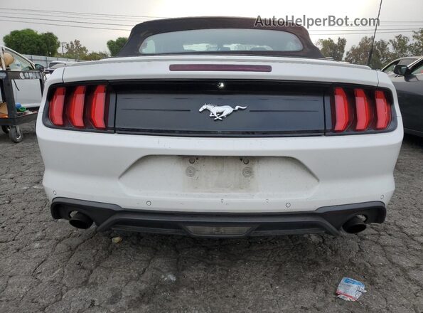 1FATP8UH3J5155126 2018 FORD MUSTANG White წინა სალონის ხედი