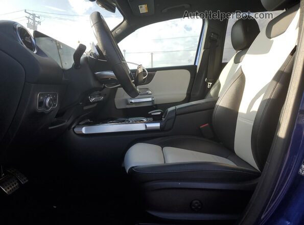 W1N4M4HB5LW024436 2020 MERCEDES-BENZ GLB-CLASS Синий Вид панели приборов