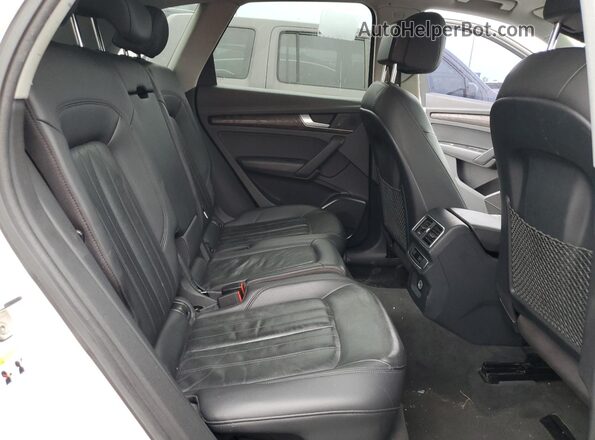 WA1BNAFY3J2203025 2018 AUDI Q5 White Вид підкапотного простору