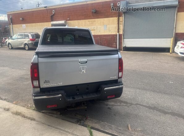 5FPYK3F74JB003769 2018 HONDA RIDGELINE Silver Vista del compartimento del motor