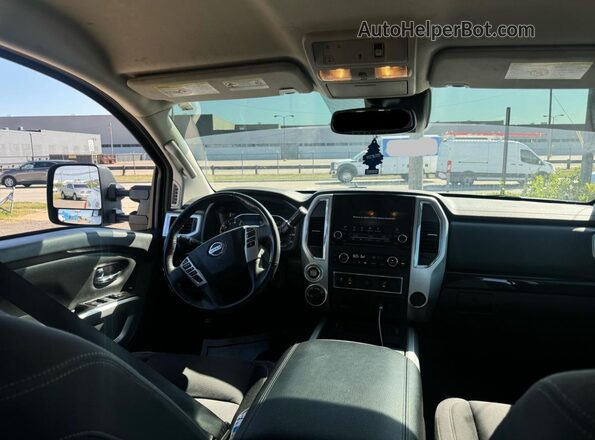 1N6AA1FB9LN511291 2020 NISSAN TITAN White Widok tylnych siedzeń