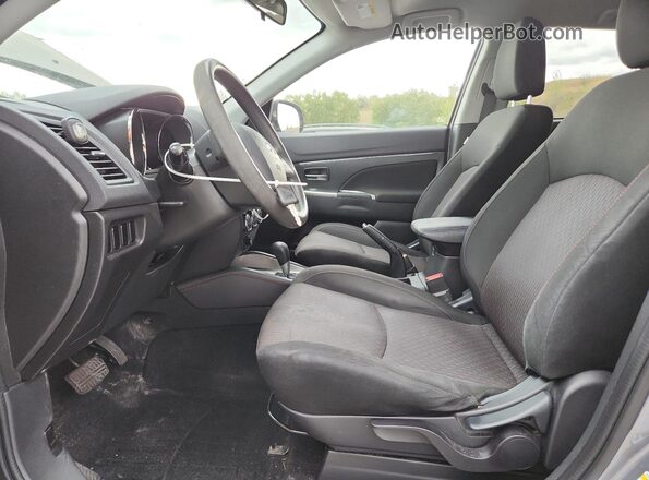 JA4AR3AU4JZ033555 2018 MITSUBISHI OUTLANDER Gray Вид салону спереду