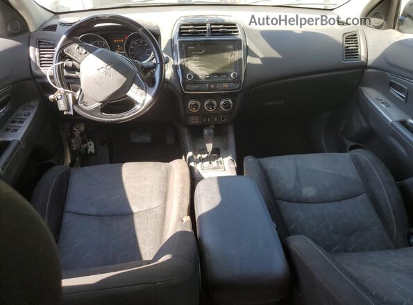JA4AR3AU5LU021270 2020 MITSUBISHI OUTLANDER Silver წინა პანელის ხედი