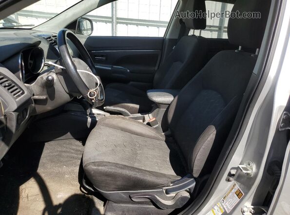 JA4AR3AU5LU021270 2020 MITSUBISHI OUTLANDER Silver წინა სალონის ხედი