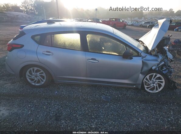 JF1GUABC6R8384581 2024 SUBARU IMPREZA Серебряный Вид задней части салона