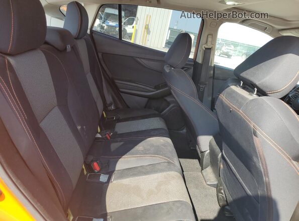 JF2GTADC2JH315192 2018 SUBARU CROSSTREK Orange Սալոնի հետևի տեսք