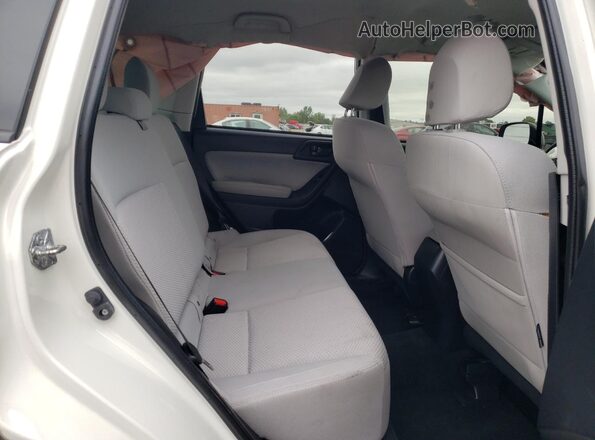 JF2SJABC7JH455645 2018 SUBARU FORESTER 2.5 White უკანა სავარძლების ხედი