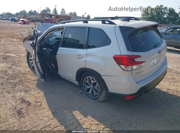 JF2SKADC4RH461313 2024 SUBARU FORESTER White Rear left