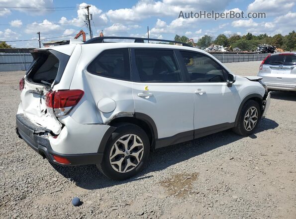 JF2SKAJC4MH442953 2021 SUBARU FORESTER White Rear right
