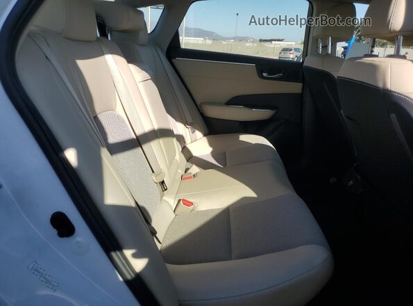 JHMZC5F10JC018279 2018 HONDA CLARITY White Rear seats view