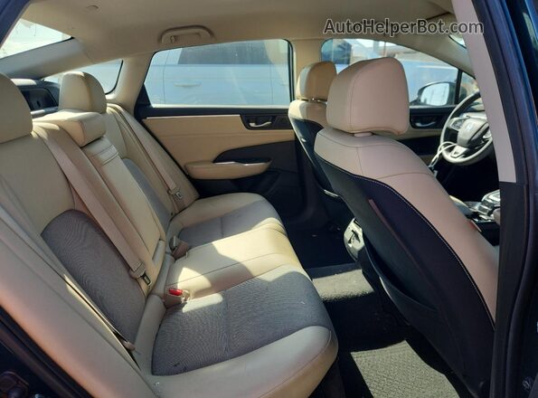 JHMZC5F11JC019117 2018 HONDA CLARITY Blue Rear seats view