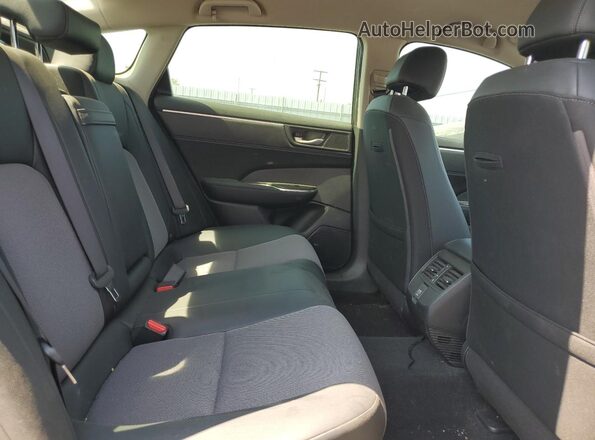 JHMZC5F15JC000523 2018 HONDA CLARITY Silver Rear seats view