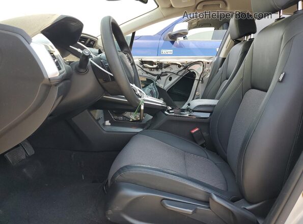 JHMZC5F15JC000523 2018 HONDA CLARITY Silver Front interior view