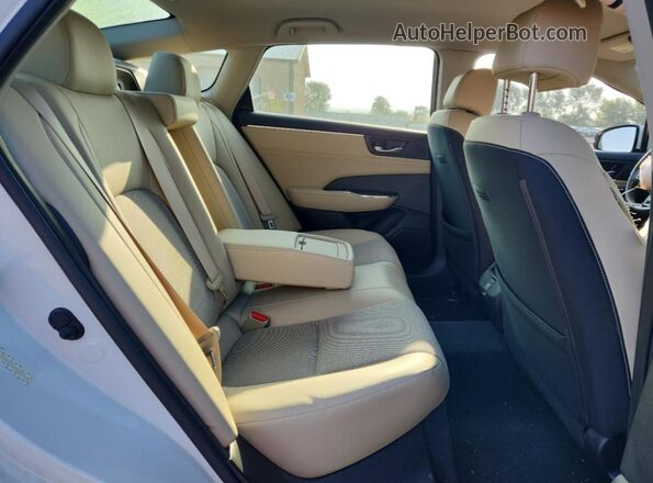 JHMZC5F18JC007725 2018 HONDA CLARITY White Rear seats view