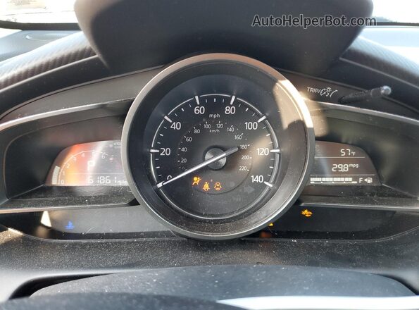 JM1DKFC73J0327646 2018 MAZDA CX-3 Gray Սարքավորումների վահանակի տեսք