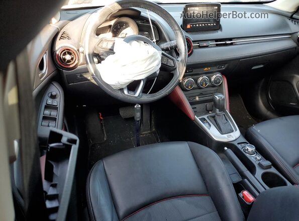 JM1DKFC73J0327646 2018 MAZDA CX-3 Gray Առջևի վահանակի տեսք