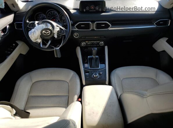 JM3KFADM8J0439269 2018 MAZDA CX-5 Red Vista del salpicadero