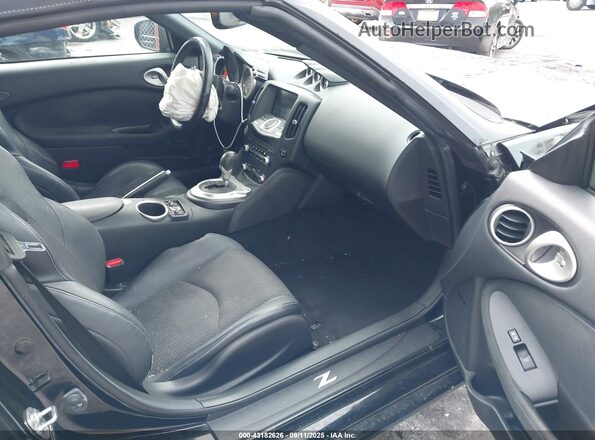 JN1AZ4FH2JM520261 2018 NISSAN 370Z Черный Вид салона спереди