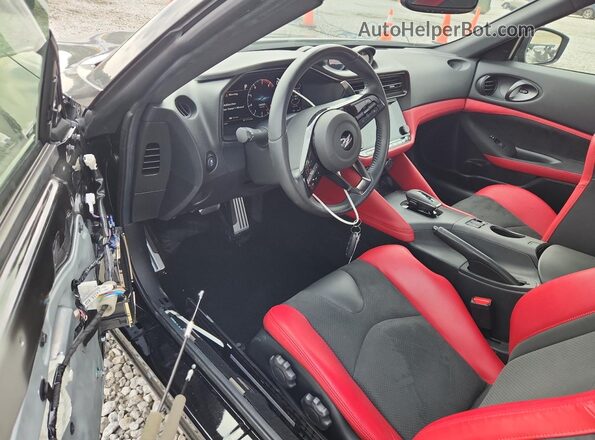 JN1BZ4BH4RM360471 2024 NISSAN Z Black წინა პანელის ხედი