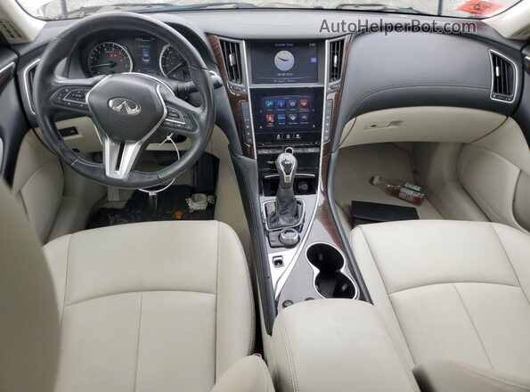 JN1EV7AP5JM351088 2018 INFINITI Q50 White Vista del salpicadero